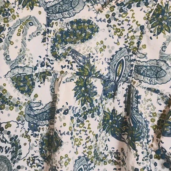 ⭐️Prana cream top with blue and green paisley print size L - Picture 2 of 5
